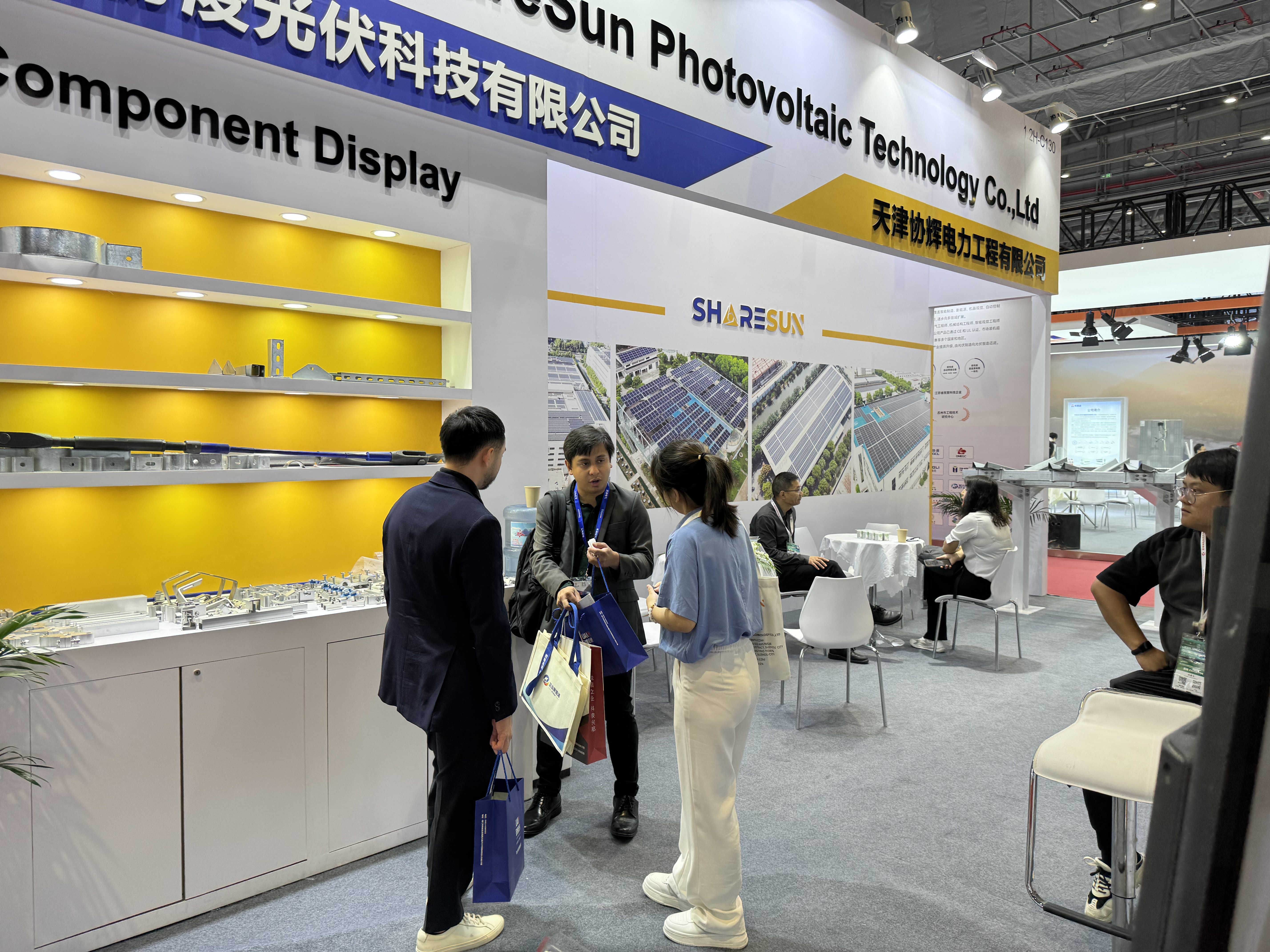 中国企业亮相欧洲国际太阳能展 光伏与储能技术引全球关注